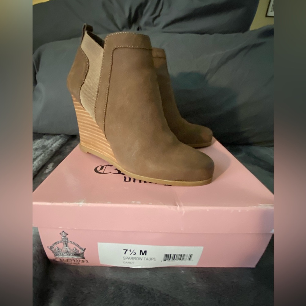 Crown tan heeled boots- too cute